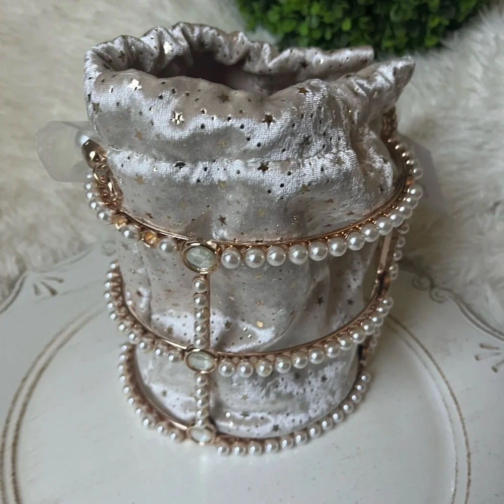 BOGO Elegant Pearl-Embellished gold tone basket or Bag - Picture 3 of 12